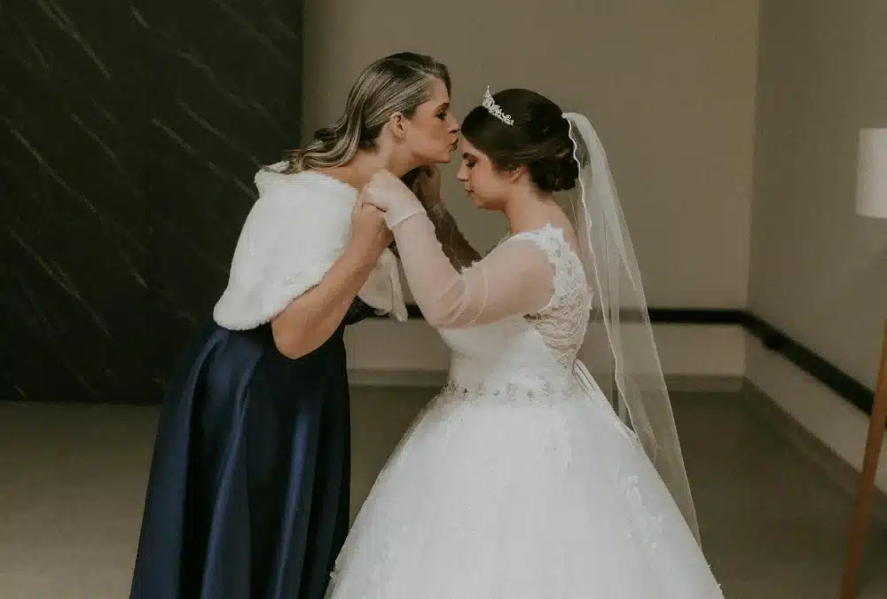 Meaningful Mother-to-Daughter Gifts for Her Wedding Day